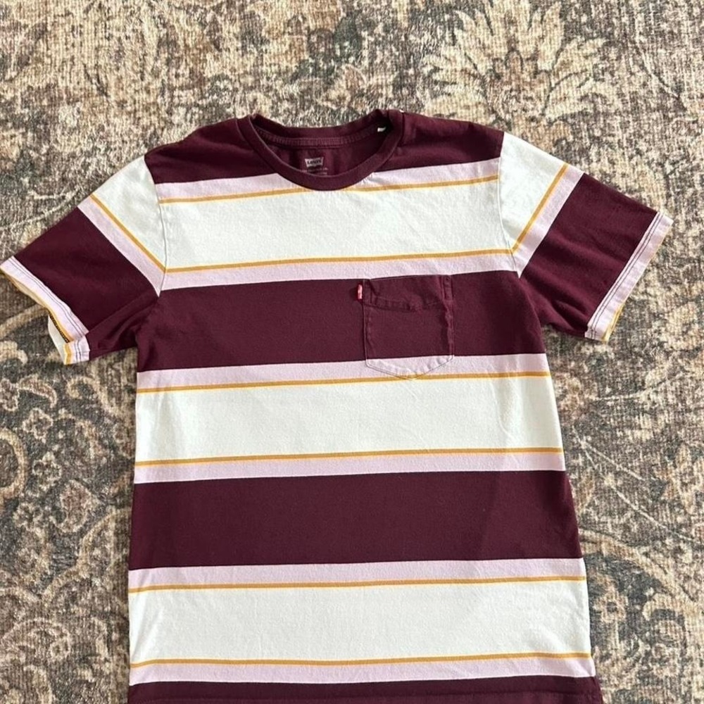 Levi's burgundy striped pocket tee Size S